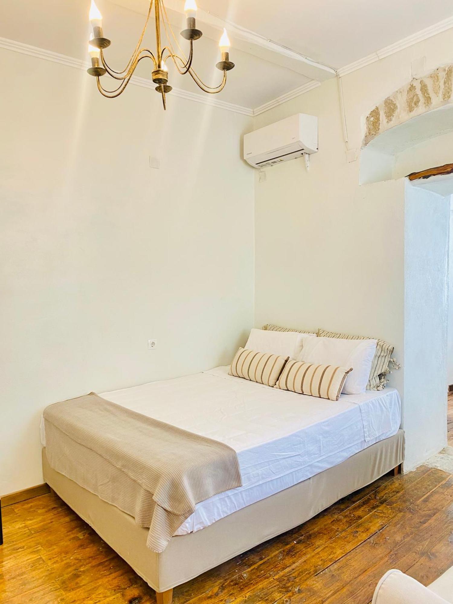 Dinateli - Live Like A Local In Corfu * Kastellanoi (Agios Georgios (Corfu))