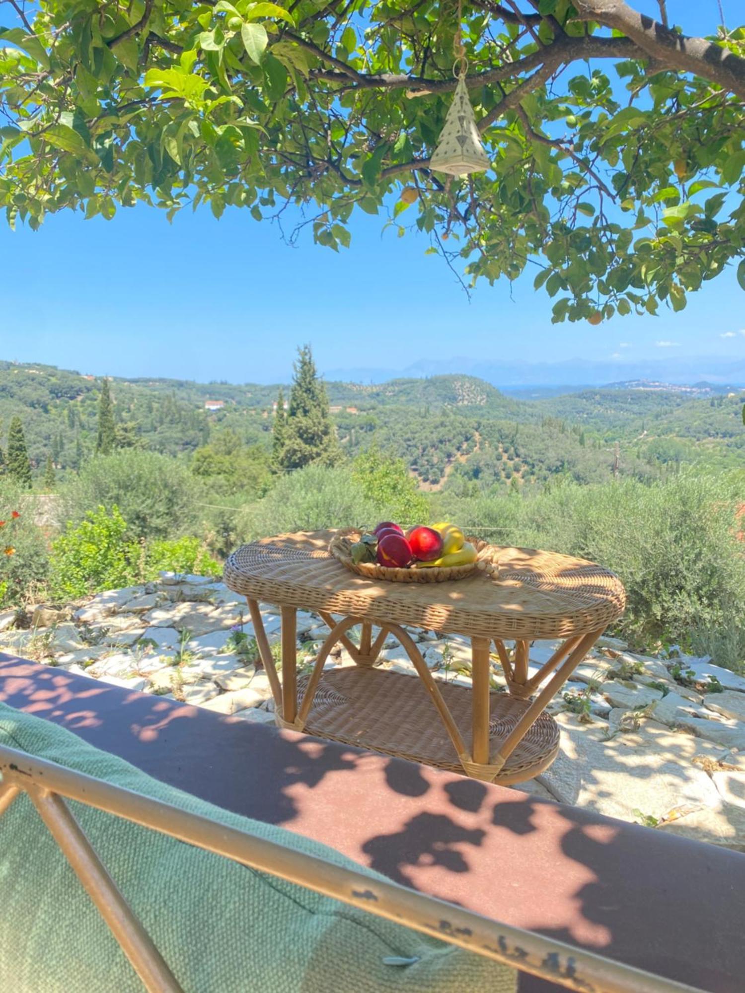 Dinateli - Live Like A Local In Corfu * Kastellanoi (Agios Georgios (Corfu))