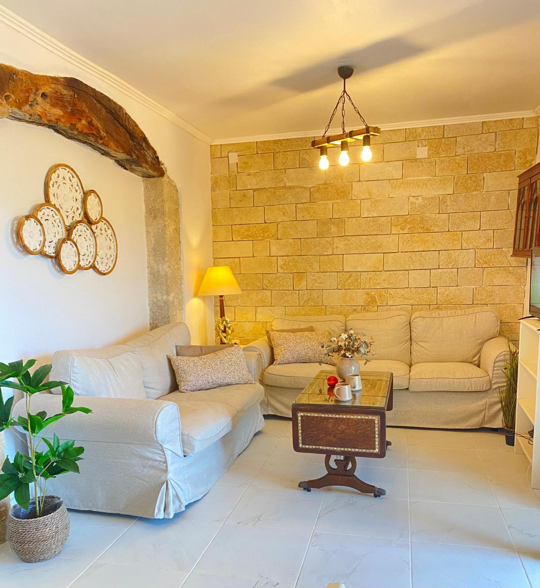 Dinateli - Live Like A Local In Corfu *